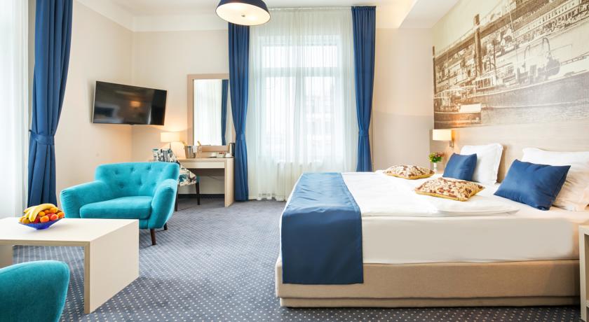 Five Points Square 18